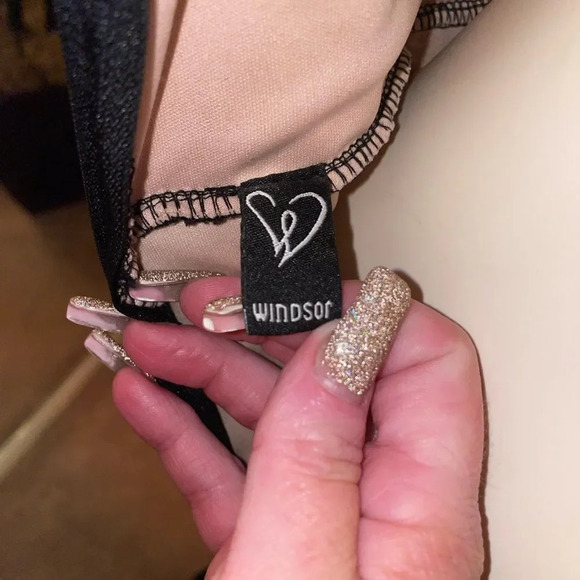 BLACK LACE OVERLAY FLOOR LENGTH TEIRED RUFFLED MERMAID GOWN BY WINDSOR SIZE L - Picture 14 of 14